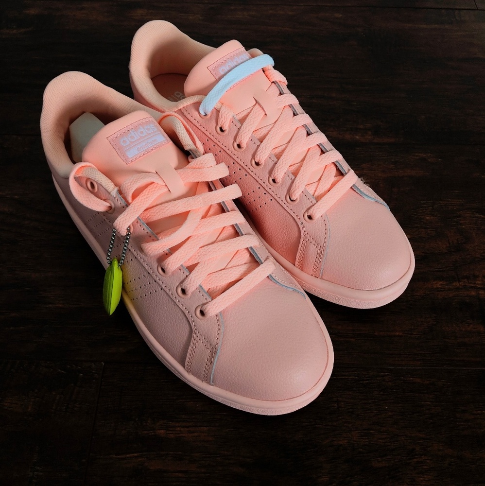 New in box women's Adidas cloudform pink sneaker